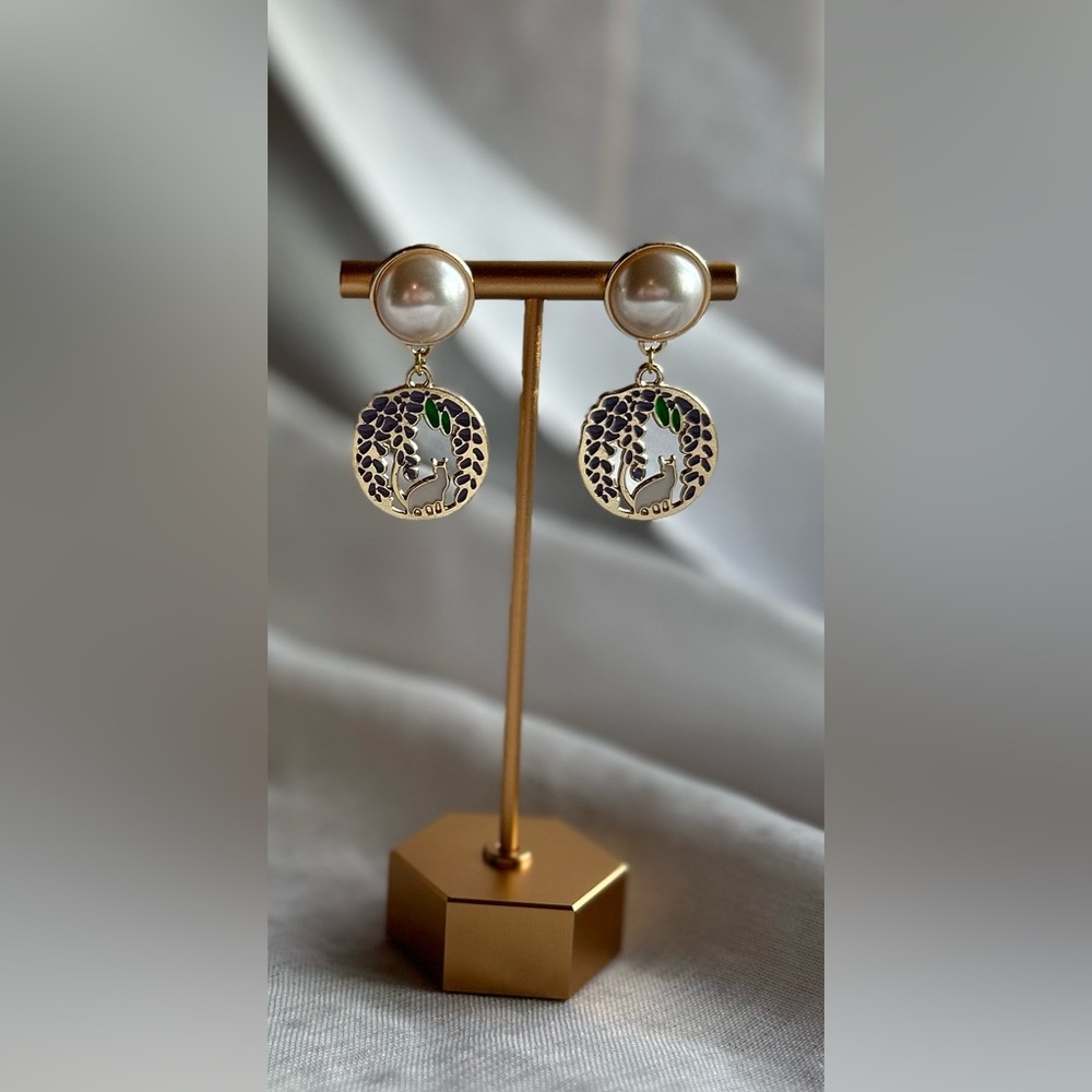 Gold and Purple Wisteria Cat Pearl Drop‎ Earrings